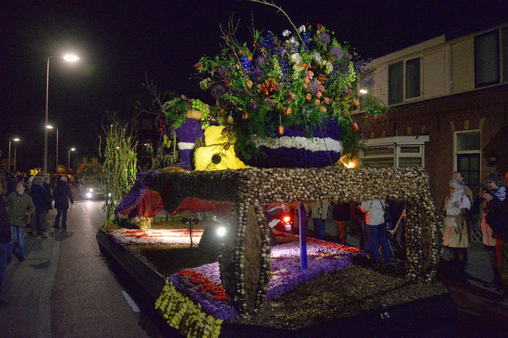 ../Images/Verlicht corso Noordwijkerhout 2019 150.jpg